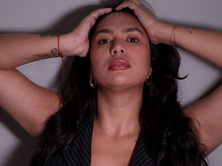 camslut masturbating MoonIvanna