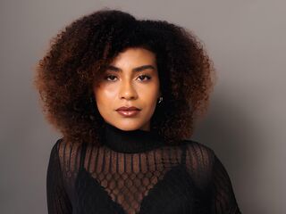 cam girl masturbating with vibrator NayaMilanoo
