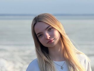 topless camgirl RaguelMetenosky