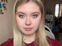 camslut showing tits RaisaMihaila