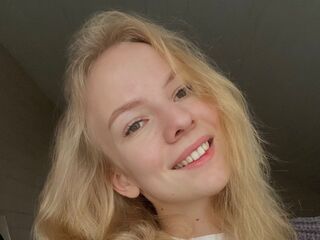 camslut spreading pussy RonaFichtner