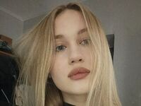 girl webcam show SadieTandon