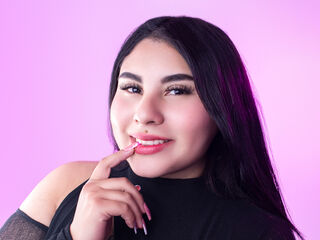 naked camgirl masturbating with vibrator SammyEven