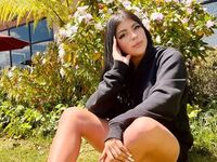 cam girl masturbating with sextoy SaraSousas