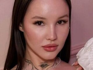 camgirl playing with vibrator SashaLiss