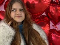 camgirl fingering wet pussy SorayaBohringer