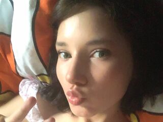 hot naked camgirl TommieSanjuan