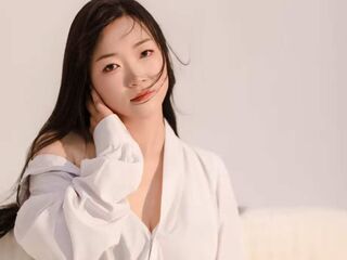 kinky webcam model XuanJuan