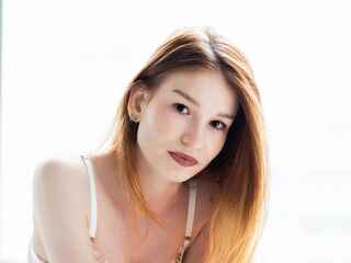 cam girl playing with vibrator ZoeCao